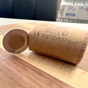 Wonderful Roll of 25 x 2010 16-Serration Canada $2 Toonies!